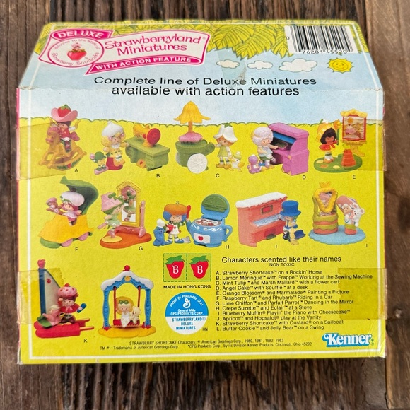 NIB Vintage 1980’s Strawberry Shortcake Angel Cake miniature figurine - Picture 3 of 7